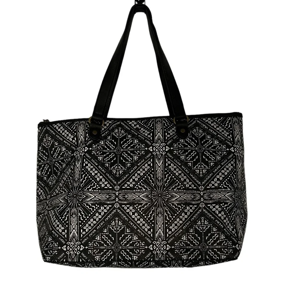 Elliott Lucca Black/White Tote Size Large